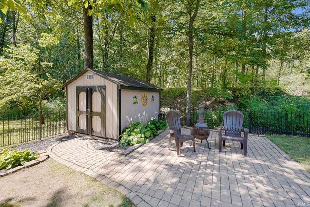 8910 Pierce Drive, Evansville, IN 47725