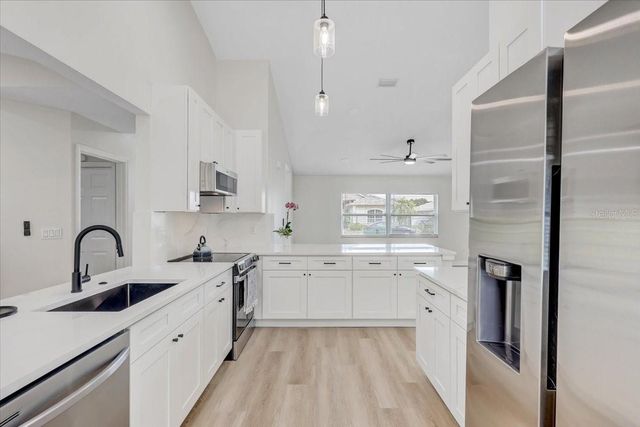 2405 APPALOOSA CIRCLE, Sarasota, FL 34240