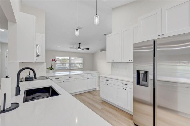 2405 APPALOOSA CIRCLE, Sarasota, FL 34240