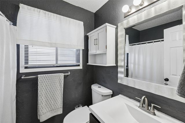 1000 9th Avenue NW, Altoona, IA 50009