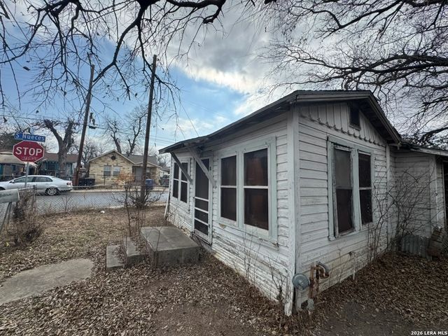 102 Noria, San Antonio, TX 78207