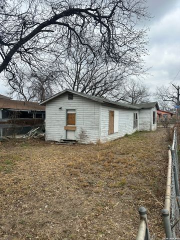 102 Noria, San Antonio, TX 78207