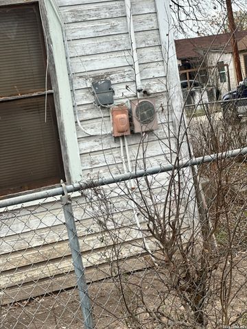 102 Noria, San Antonio, TX 78207