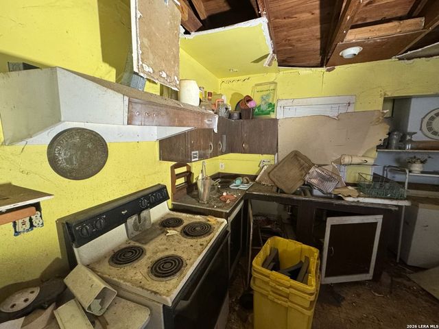 102 Noria, San Antonio, TX 78207