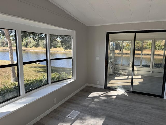 19 La Viilla Court, Fort Pierce, FL 34951