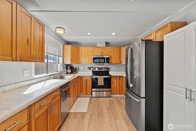 660 SW Harrier Circle #1, Oak Harbor, WA 98277