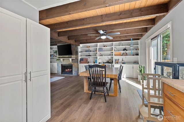 660 SW Harrier Circle #1, Oak Harbor, WA 98277