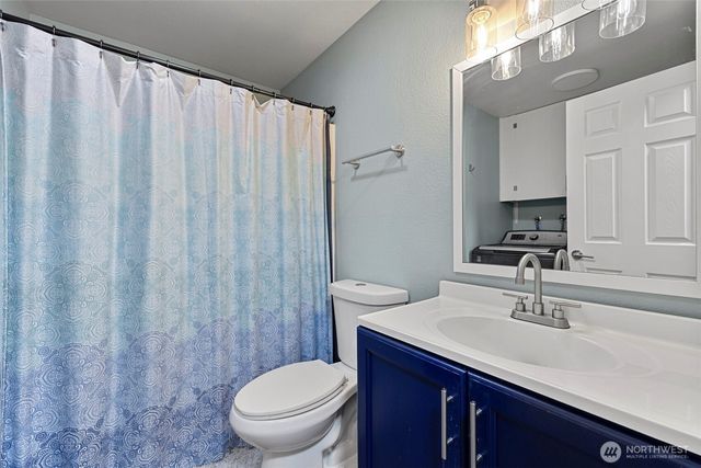 660 SW Harrier Circle #1, Oak Harbor, WA 98277