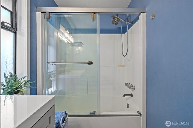 660 SW Harrier Circle #1, Oak Harbor, WA 98277