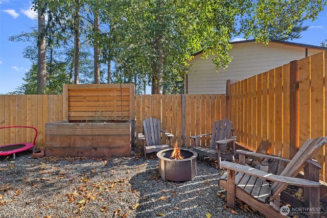 660 SW Harrier Circle #1, Oak Harbor, WA 98277