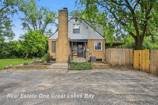 5250 N Center Road, Kochville Twp, MI 48604