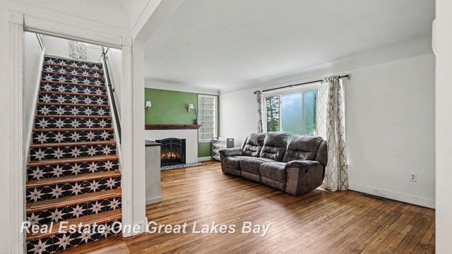 5250 N Center Road, Kochville Twp, MI 48604