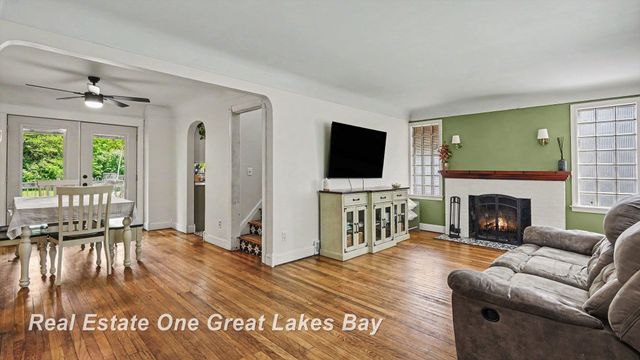 5250 N Center Road, Kochville Twp, MI 48604
