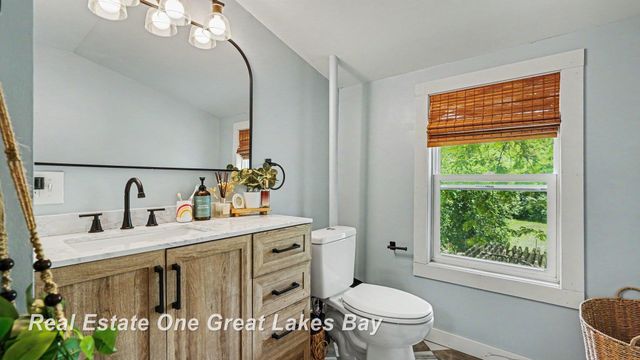 5250 N Center Road, Kochville Twp, MI 48604