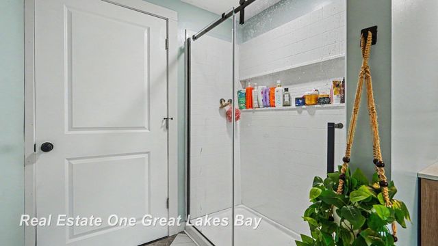 5250 N Center Road, Kochville Twp, MI 48604