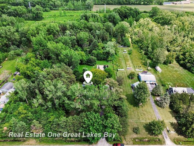 5250 N Center Road, Kochville Twp, MI 48604