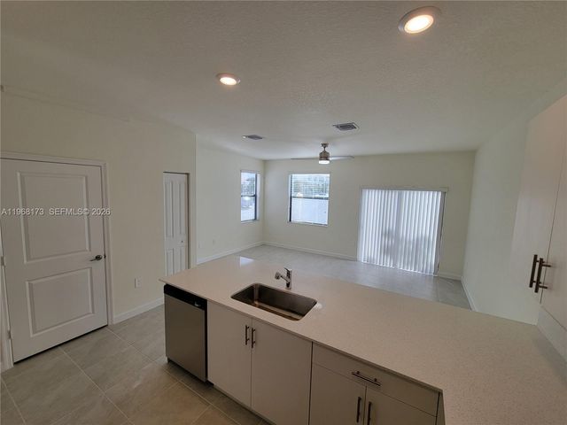 11404 W 33rd Ct 11404, Hialeah, FL 33018