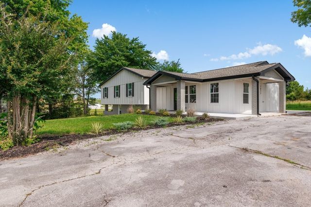 1877 Airport Lake Rd, Mcminnville, TN 37110