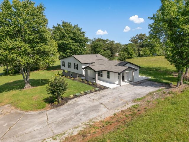 1877 Airport Lake Rd, Mcminnville, TN 37110