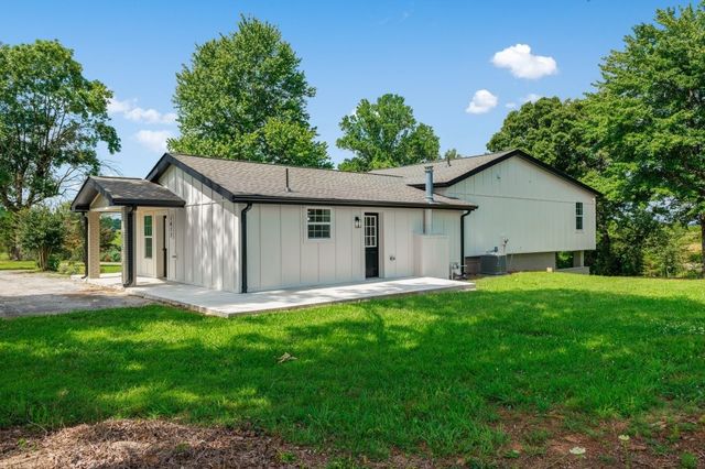 1877 Airport Lake Rd, Mcminnville, TN 37110