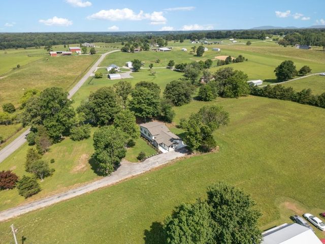 1877 Airport Lake Rd, Mcminnville, TN 37110