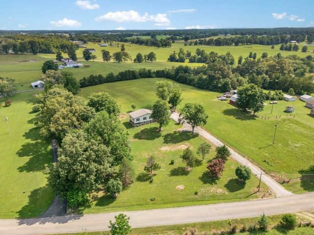 1877 Airport Lake Rd, Mcminnville, TN 37110