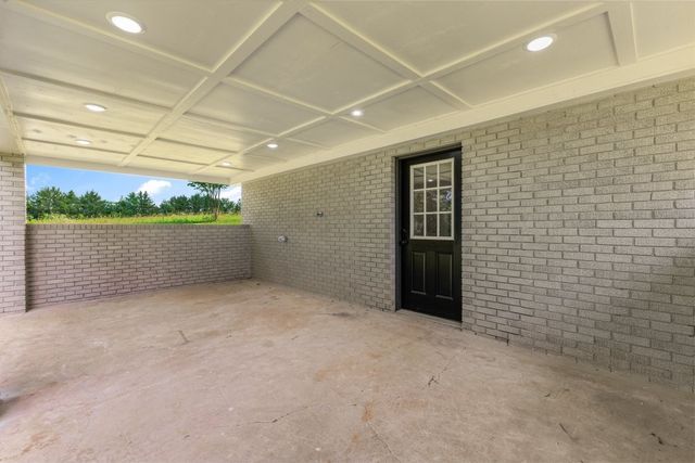 1877 Airport Lake Rd, Mcminnville, TN 37110