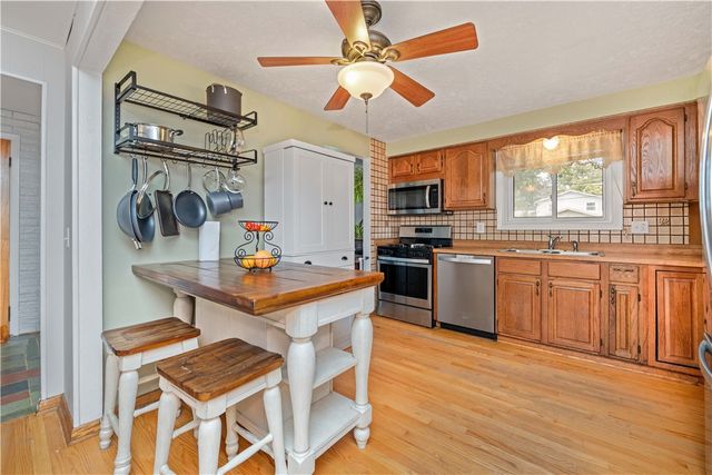 99 Dorian Lane, Greece, NY 14626