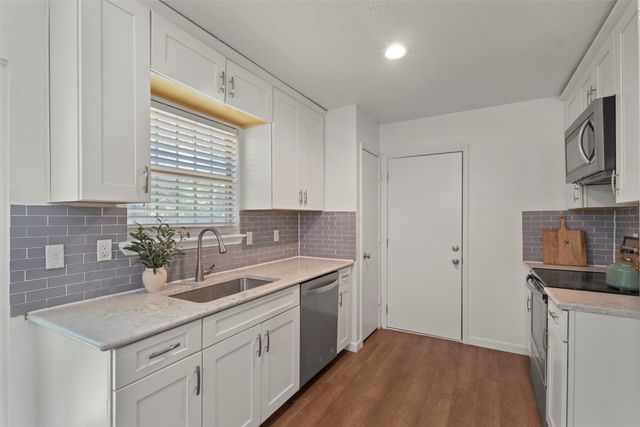 4650 Mexicana Road, Dallas, TX 75212