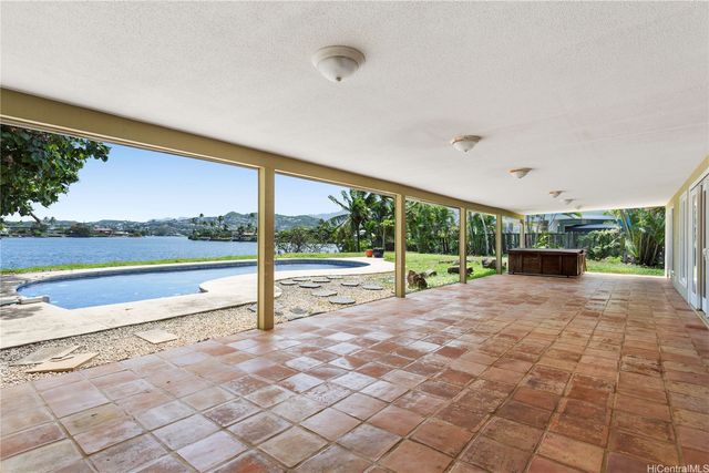 325 Hamakua Drive, Kailua, HI 96734