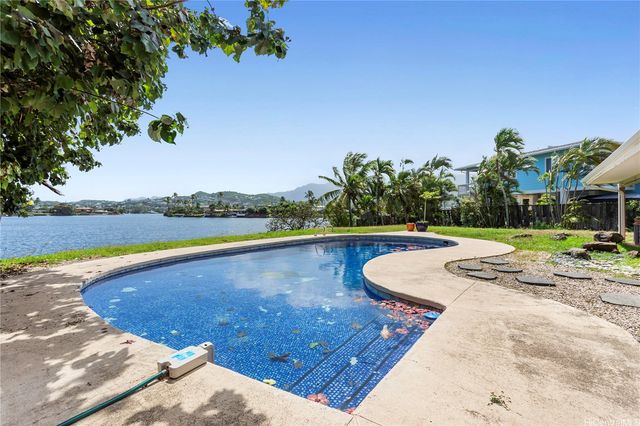 325 Hamakua Drive, Kailua, HI 96734