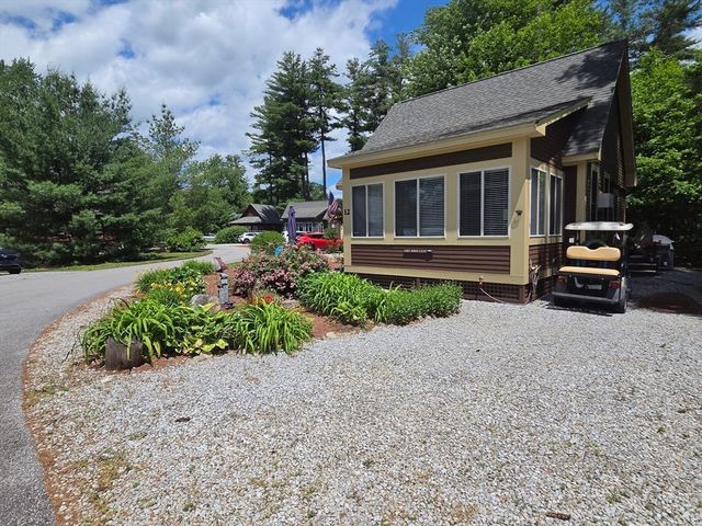 12 Waterview Drive 12, Westford, MA 01886