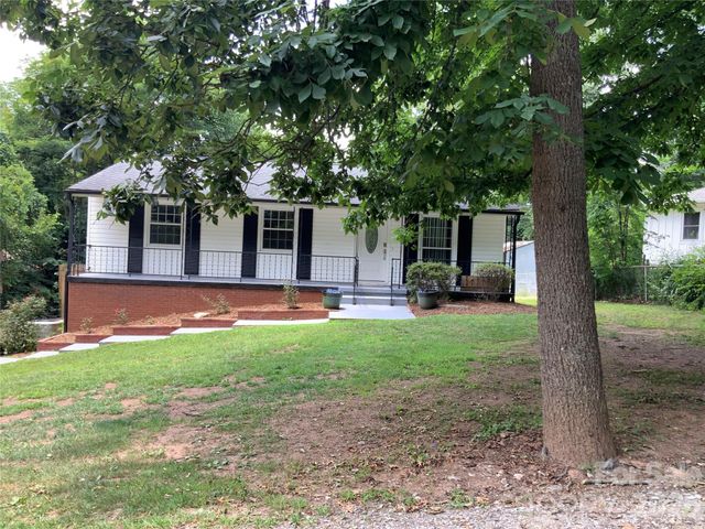 44 Rathfarnham Road, Asheville, NC 28803