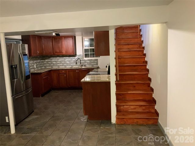 44 Rathfarnham Road, Asheville, NC 28803