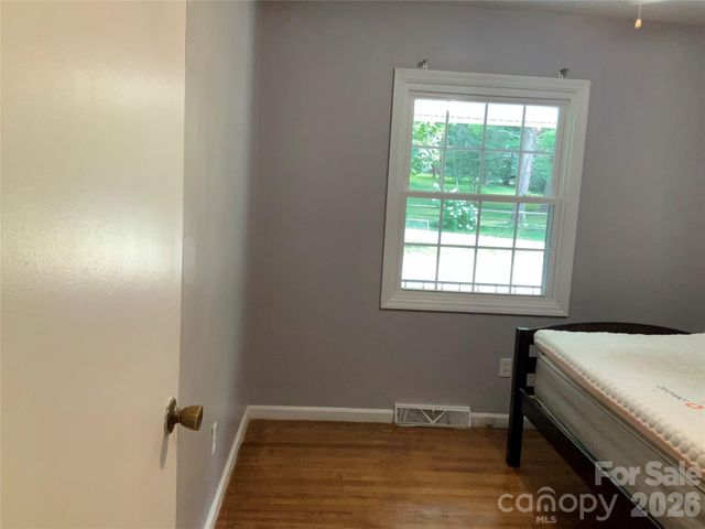 44 Rathfarnham Road, Asheville, NC 28803