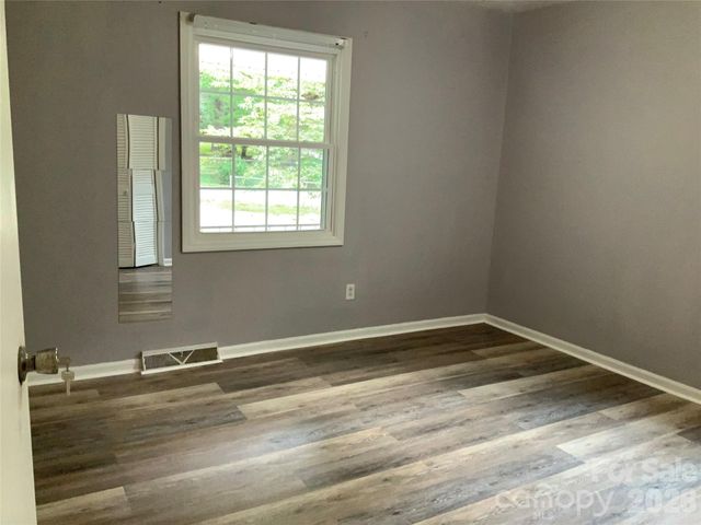 44 Rathfarnham Road, Asheville, NC 28803