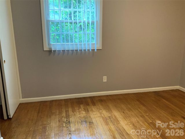 44 Rathfarnham Road, Asheville, NC 28803