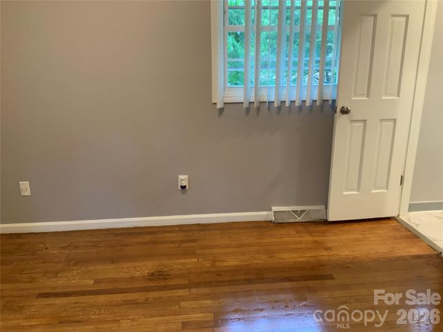 44 Rathfarnham Road, Asheville, NC 28803
