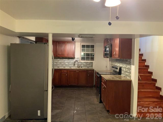 44 Rathfarnham Road, Asheville, NC 28803
