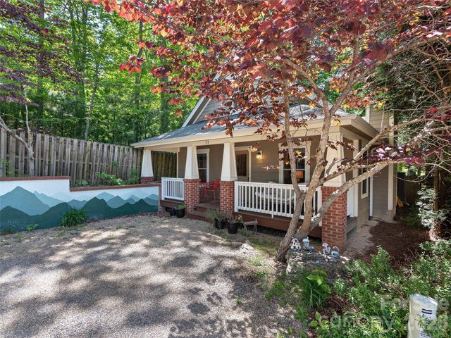 11 Knotty Alder Court, Candler, NC 28715