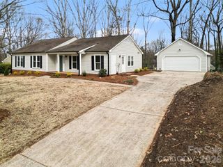 8207 Schooner Lane, Charlotte, NC 28270