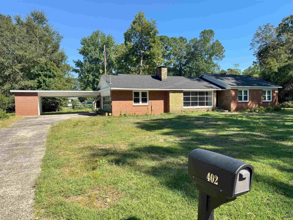 402 Westview Drive, Fort Valley, GA 31030