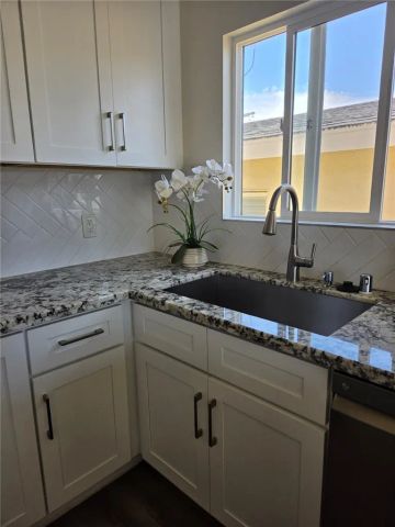 1812 W Balboa, Newport Beach, CA 92663