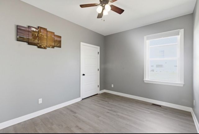 1030 Oak Dr, White Bluff, TN 37187