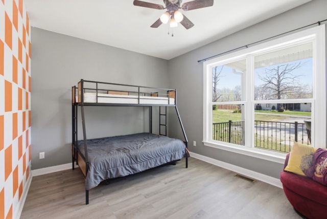 1030 Oak Dr, White Bluff, TN 37187