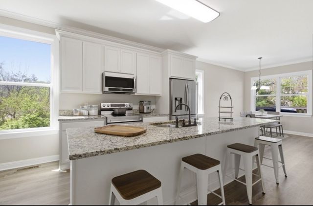 1030 Oak Dr, White Bluff, TN 37187