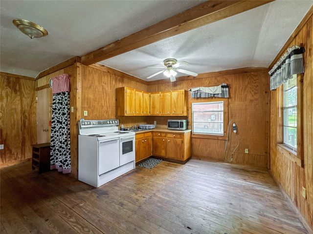 206 Tallow Street, Onalaska, TX 77360