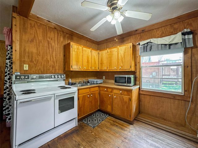 206 Tallow Street, Onalaska, TX 77360