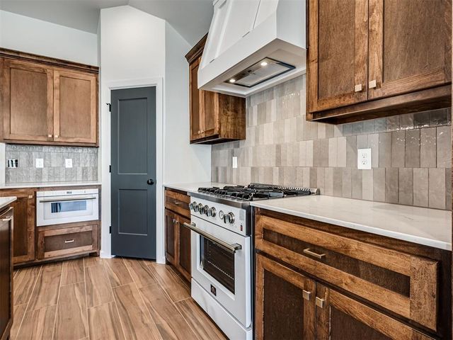 1100 Wisteria Way, Noble, OK 73068