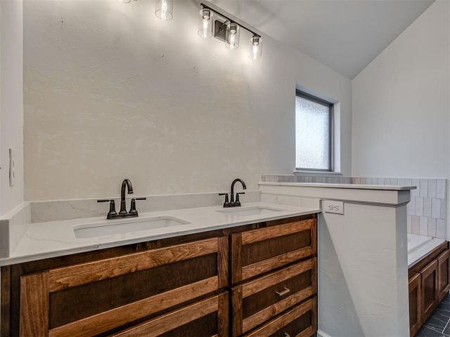 1100 Wisteria Way, Noble, OK 73068